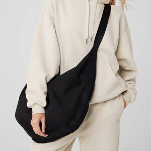 NEW ALO Yoga Om The Go Gym Sling Bag Black